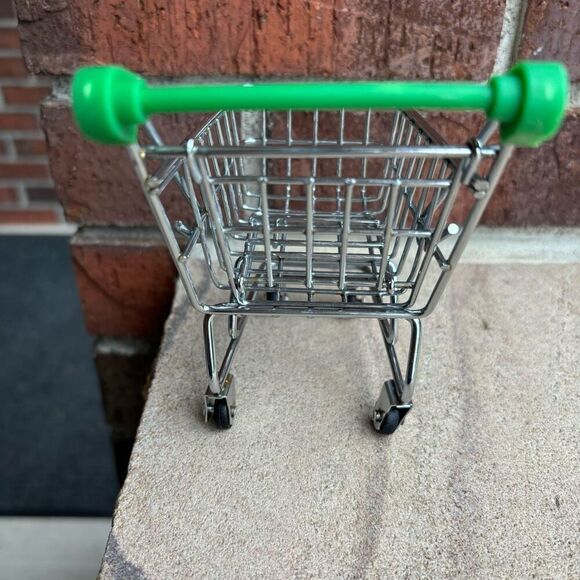Mini Toy Metal Shopping Cart - Picture 4 of 8
